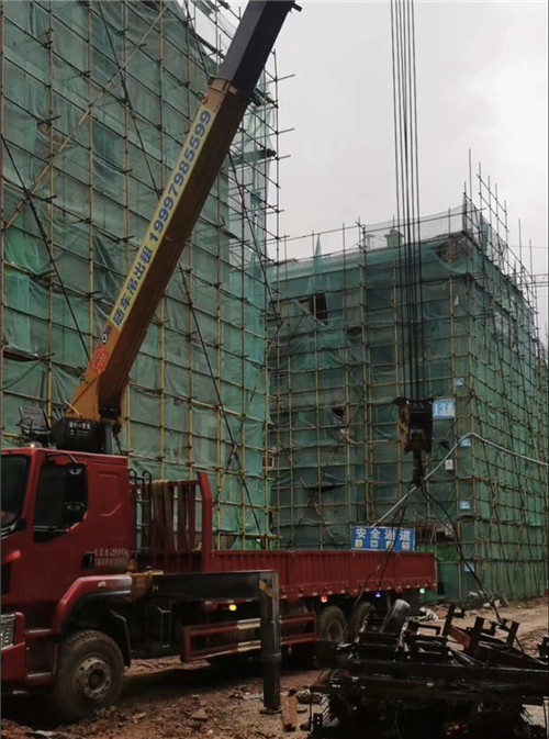 四平市“慢工细活”—— 吊车的 “微动控制” 技术